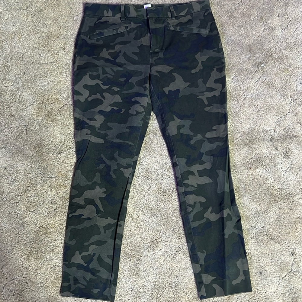 LN GAP Skinny Ankle camo pant size 10R